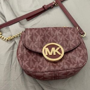 Micheal kors crossbody purse